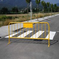 Valla-de-obra-amarilla-220m-2