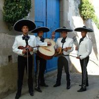MARIACHIS